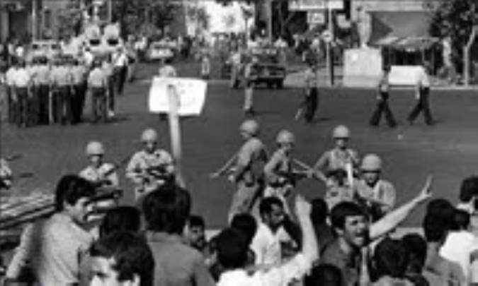 ديوان سالاري و انقلاب: مورد ايران اسلامي (2)