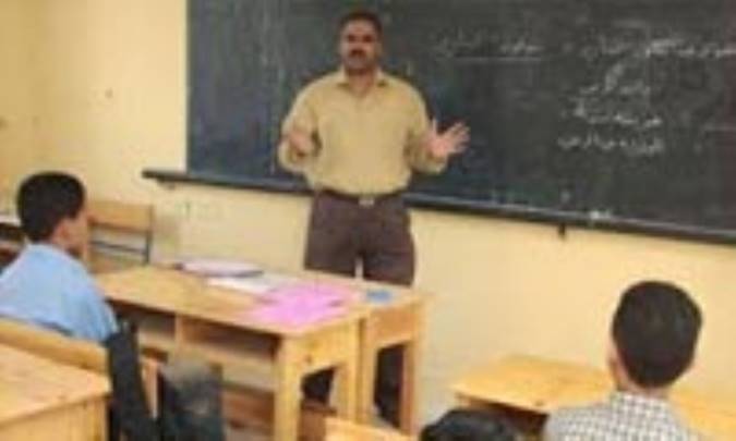 تغذيه ي معلم و صداي او