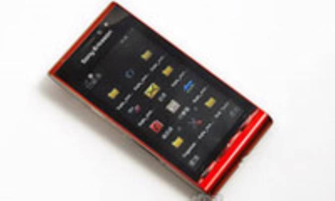 مروری بر گوشی Sony Ericsson Satio (10)