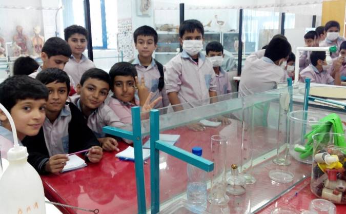 دانش آموزان خوشبخت