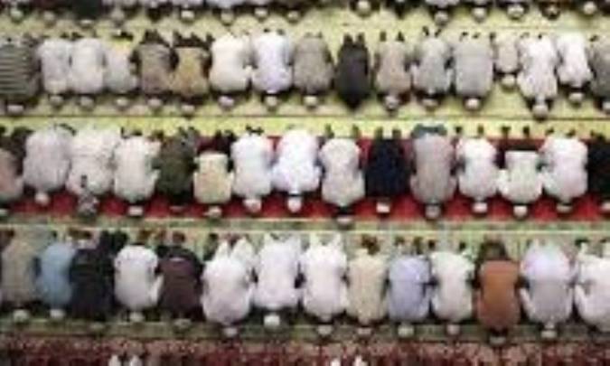 نمازهاي جمعه و جماعت را دريابيد (2)