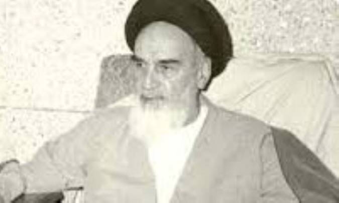 لزوم دخالت فقها در امور