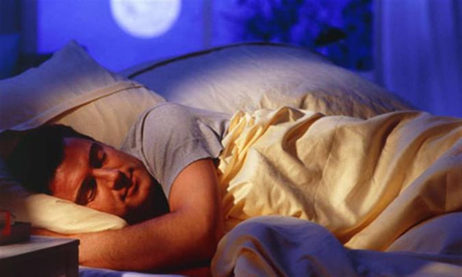 چطور به زود خوابیدن در شب عادت کنیم؟
