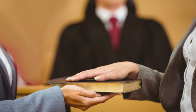 از سوگند خوردن در دادگاه چه می دانید؟