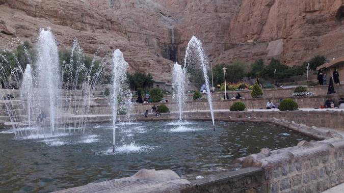 معرفی چشمه لادر