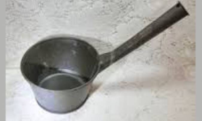 یک ملاقه آب
