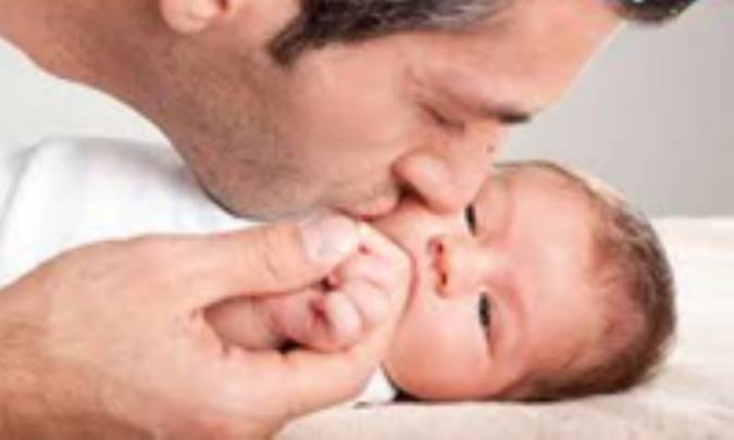 روی ماهش را ببوس