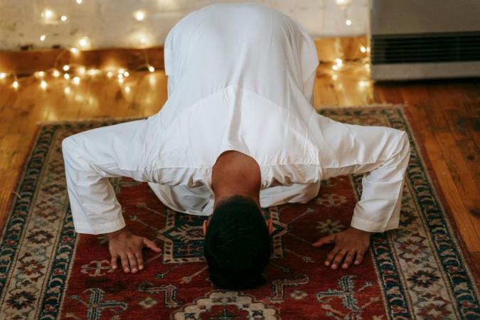 نماز روز 28 صفر چگونه خوانده می شود؟