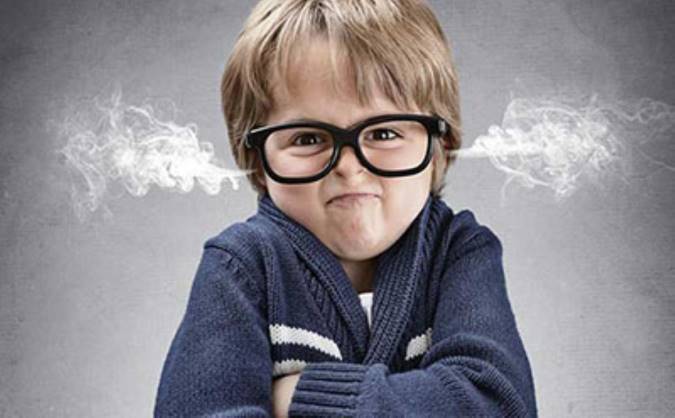 علائم عصبانیت در دوران کودکی و نوجوانی