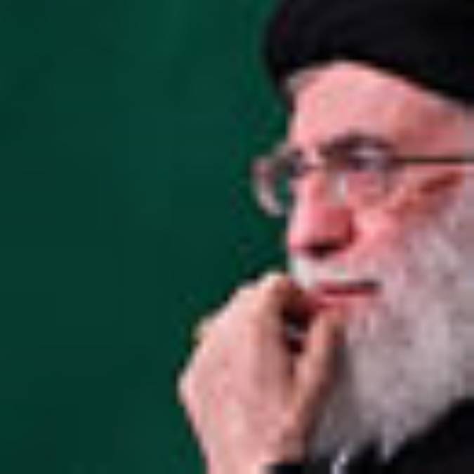 اشك از چشم « امام » فرو ريخت