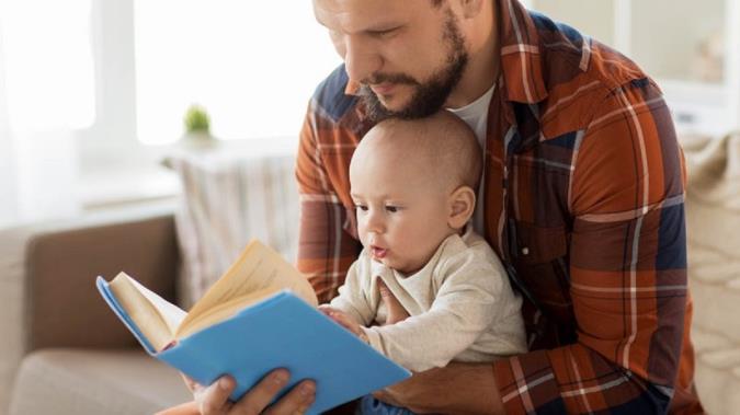 شش دلیل مفید بودن خواندن کتاب برای فرزندتان