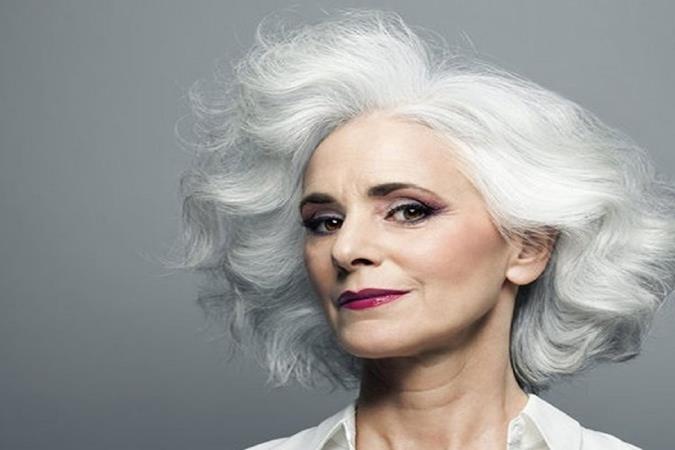 روش‌های به تاخیر انداختن سفید شدن موها