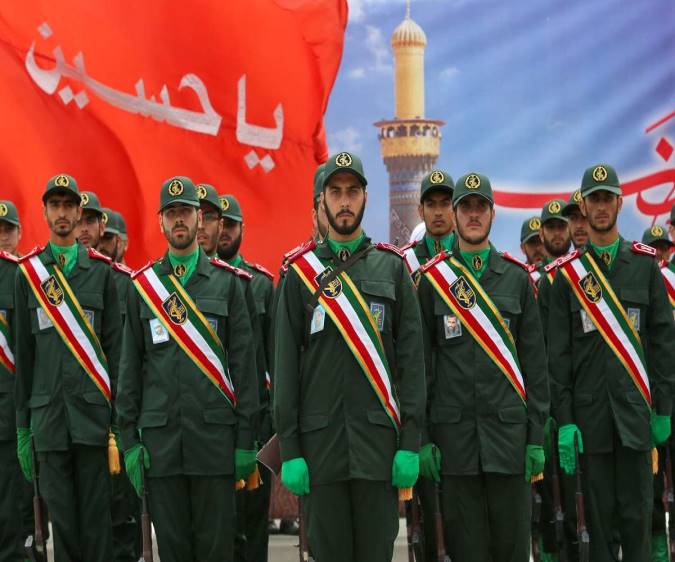 نیروی مسلح در خدمت امنیت مردم