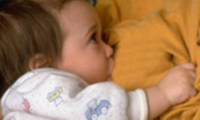 سالم‌سازي غذايي كه مادران به فرزندشان مي‌دهند