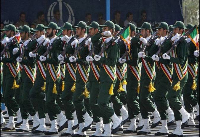 این معناى پاسدارى از انقلاب است