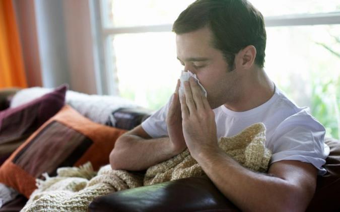 علائم گلو درد و دلایل آن و انواع بیماریهای گلو و حنجره