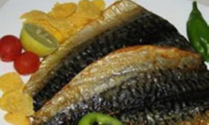 خوراک‌ ماهی‌ با سیر