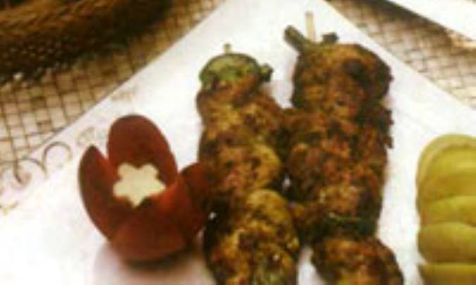 خوراک مرغ چوبي
