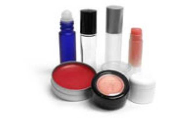 حساسيت به لوازم آرايشي