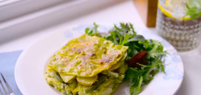 طرز تهیه لازانیای لوبیا سبز و سیب زمینی همراه با سس پستو