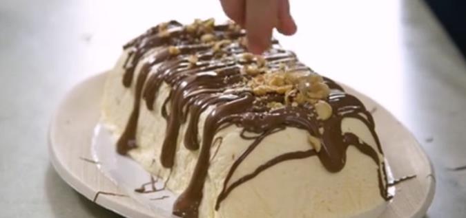 طرز تهیه دسر سمی فردو نوتلا با فندق خرد شده