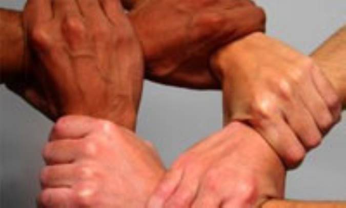 روابط شيعيان با يكديگر بايد چگونه باشد؟