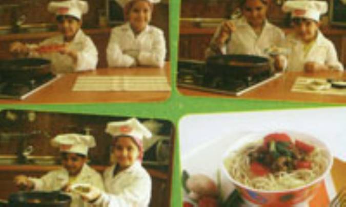 ماکاروني با گوشت وسبزي
