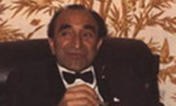 ... از نمايش د‌موكراسي