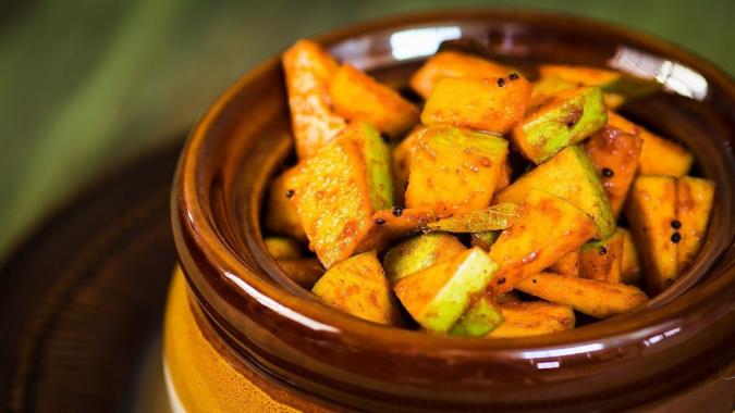 آموزش طرز تهیه انواع ترشی انبه