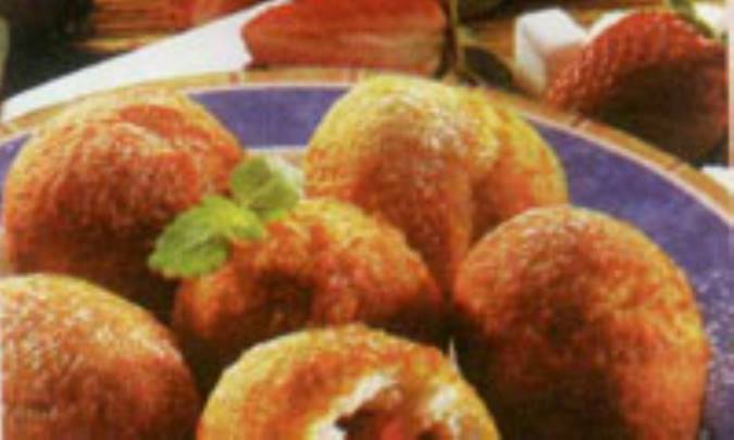 دونات توت فرنگي