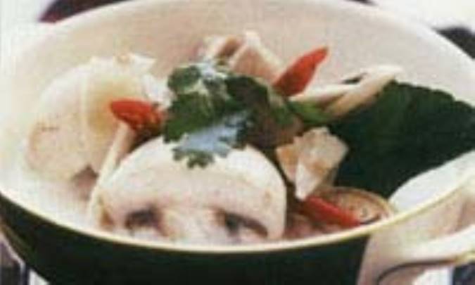 سوپ مرغ نارگيل Tom Kha Kaj