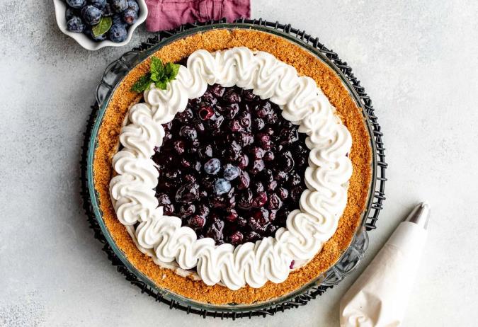 دستور تهیه پای با فیلینگ پنیر خامه ای و بلوبری