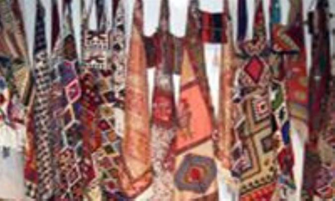 زندگي از راه هنر لنگ مي زند