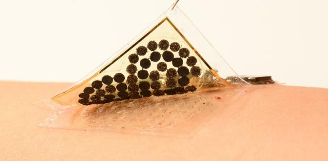 یک پوست دوم هوشمند تمام توان مورد نیاز خود را از عرق می‌گیرد