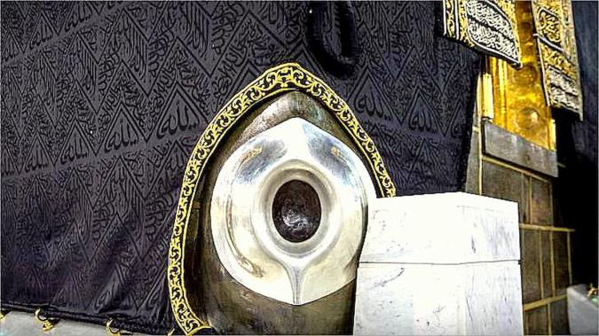 نصب حجرالاسود توسط امام زمان(ع) و ماجرای ابوالقاسم بن قولویه