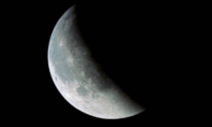 ماه نیمه