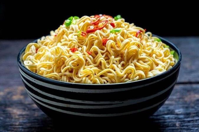 کالری نودل چقدر است؟ + ارزش غذایی