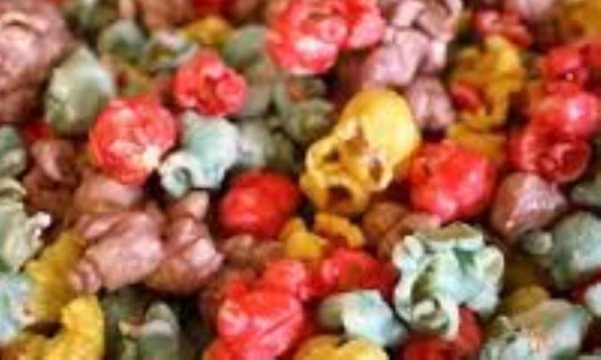 چگونه می‌توان پاپ کورن رنگارنگ درست کرد