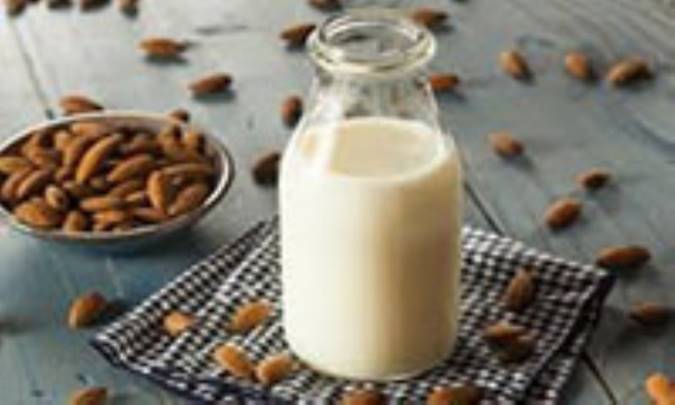 فوائد شیر بادام