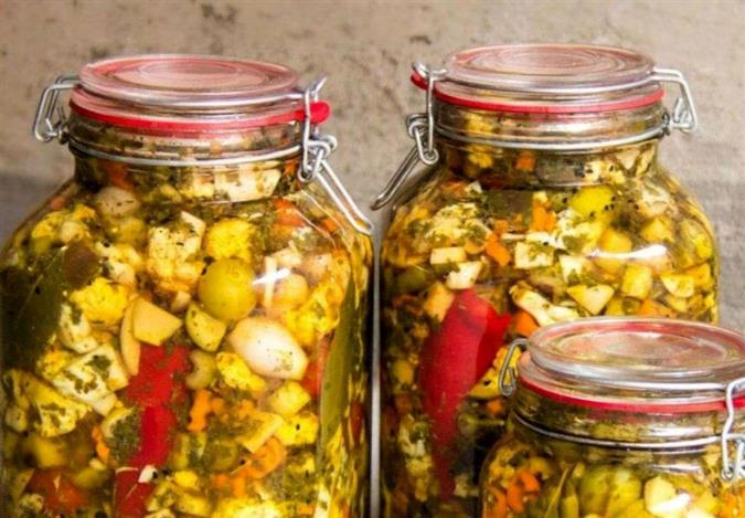 از فواید و مضرات مصرف ترشی چه می دانید؟