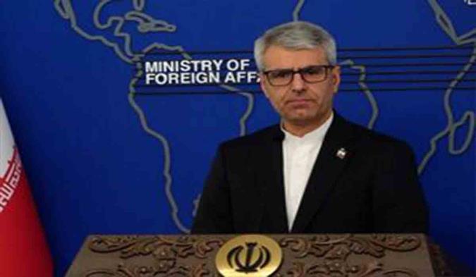 شعرخوانی بقایی در رابطه با جنگ و صلح و مذاکره