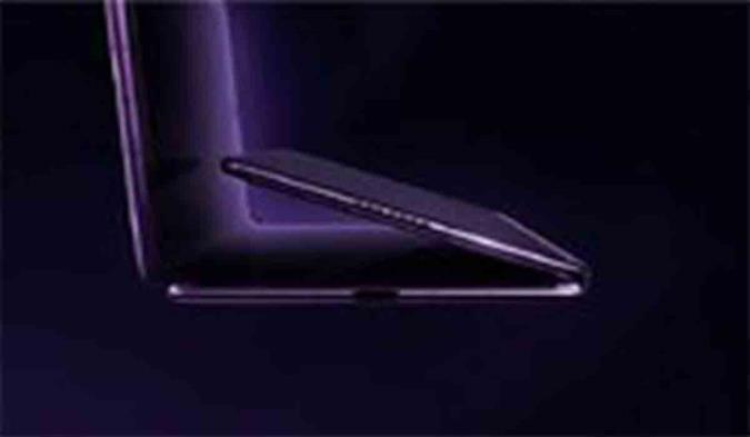 تلفن همرا تاشوی سه‌تکه Huawei Mate XT 2 معرفی شد