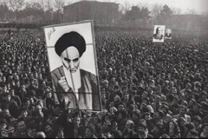 چرا انقلاب اسلامی به سرنوشت سایر انقلاب‌های مختلف جهان دچار نشد؟
