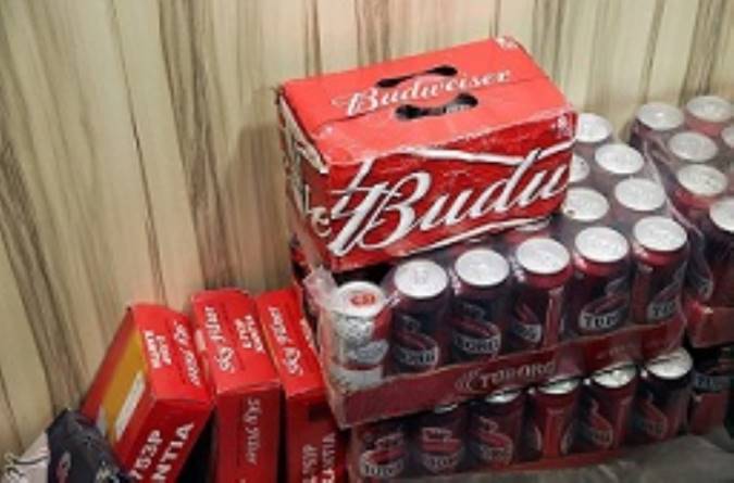 مسمومیت ۱۲ نفر با مصرف مشروبات الکلی دست‌ساز در بانه/ حال یک نفر وخیم گزارش شده است