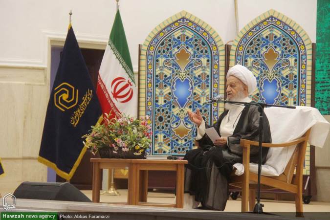 آیت‌الله مکارم شیرازی: فعالیت‌های قرآنی پاسخی قاطع به سخنان بی‌اساس دشمنان شیعه | حفظ و قرائت مقدمه فهمیدن قرآن است