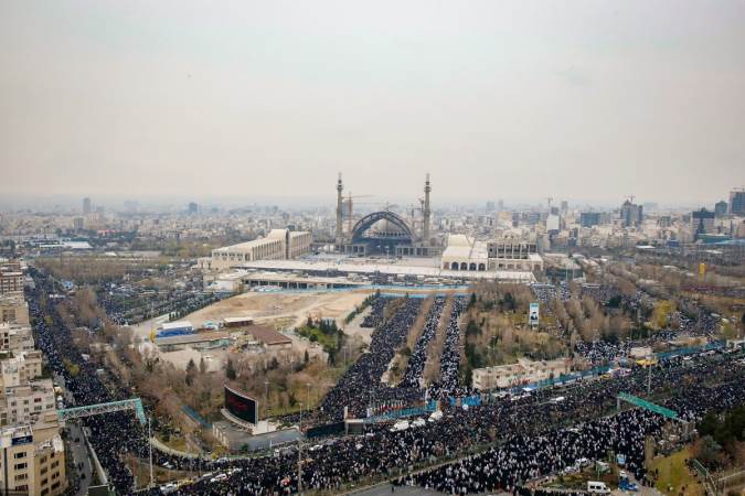 گزارش تصویری خطبه عزت | نماز جمعه تهران به امامت ولی امر مسلمین