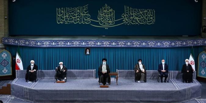 رهبر معظم انقلاب در دیدار با مهمانان کنفرانس وحدت اسلامى: تمدن نوین اسلامی بدون وحدت شیعه و سنّی محقق نمی‌شود