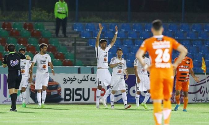 جشنواره گل سپاهان مقابل شاگردان علی دایی/تساوی قعرنشینان به سود سپیدرود