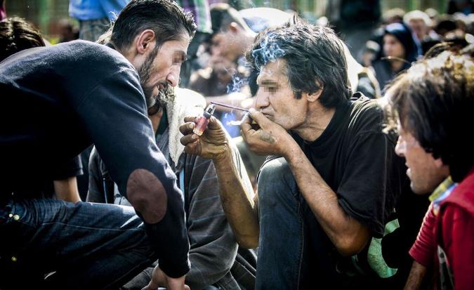 آیا بی اثر بودن ویروس کرونا بر مصرف کنندگان مواد مخدر حقیقت دارد؟