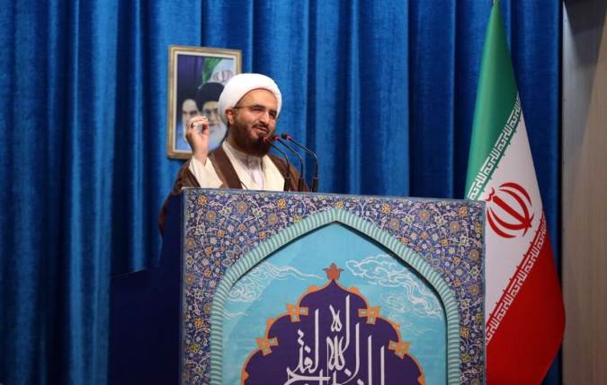 خطیب نماز جمعه تهران: شیوه اجرای سهمیه بندی بنزین در بوته نقد است/ از مردم دلجویی شود